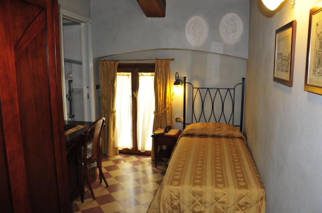 Hotel Della Robbia Florens Rum bild